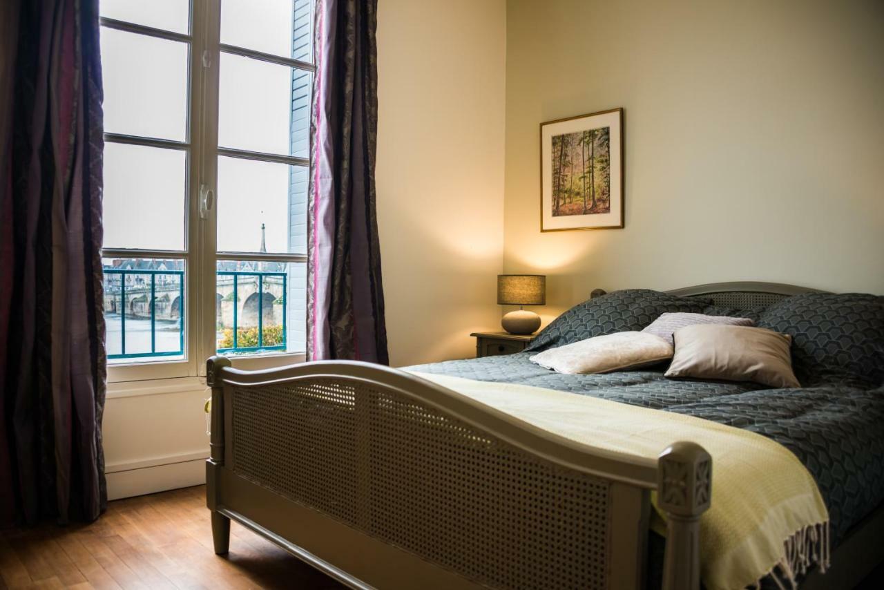 Les Lumieres De La Loire Apartment Blois Luaran gambar